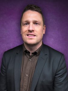 Mikael Norén är senior konsult inom miljö-, naturvårds- & kvalitetsfrågor på HUAros AB. Mikael brinner för att fokusera på det positiva och driva förbättring med våra kunder och har en tvärvetenskaplig magisterutbildning inom ekonomi och miljö. Mikael var med och grundade HUAros AB i Västerås 2005. Företaget har sedan dess utvecklats utifrån affärsidén att det ska gå att förena lönsamhet med hållbarhet. Mikael leder och förbättrar projekt inom privat och ideell sektor gällande miljö, arbetsmiljö- och kvalitetsfrågor inom ramen för hållbar utveckling, ISO samt HSSEQ.
