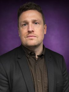 Mikael Norén är senior konsult inom miljö-, naturvårds- & kvalitetsfrågor på HUAros AB. Mikael brinner för att fokusera på det positiva och driva förbättring med våra kunder och har en tvärvetenskaplig magisterutbildning inom ekonomi och miljö. Mikael var med och grundade HUAros AB i Västerås 2005. Företaget har sedan dess utvecklats utifrån affärsidén att det ska gå att förena lönsamhet med hållbarhet. Mikael leder och förbättrar projekt inom privat och ideell sektor gällande miljö, arbetsmiljö- och kvalitetsfrågor inom ramen för hållbar utveckling, ISO samt HSSEQ.
