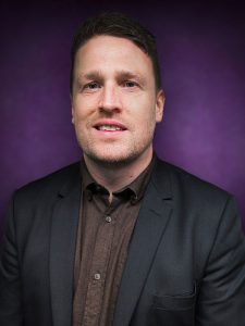 Mikael Norén är senior konsult inom miljö-, naturvårds- & kvalitetsfrågor på HUAros AB. Mikael brinner för att fokusera på det positiva och driva förbättring med våra kunder och har en tvärvetenskaplig magisterutbildning inom ekonomi och miljö. Mikael var med och grundade HUAros AB i Västerås 2005. Företaget har sedan dess utvecklats utifrån affärsidén att det ska gå att förena lönsamhet med hållbarhet. Mikael leder och förbättrar projekt inom privat och ideell sektor gällande miljö, arbetsmiljö- och kvalitetsfrågor inom ramen för hållbar utveckling, ISO samt HSSEQ.