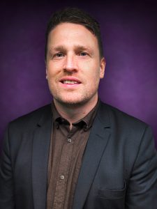 Mikael Norén är senior konsult inom miljö-, naturvårds- & kvalitetsfrågor på HUAros AB. Mikael brinner för att fokusera på det positiva och driva förbättring med våra kunder och har en tvärvetenskaplig magisterutbildning inom ekonomi och miljö. Mikael var med och grundade HUAros AB i Västerås 2005. Företaget har sedan dess utvecklats utifrån affärsidén att det ska gå att förena lönsamhet med hållbarhet. Mikael leder och förbättrar projekt inom privat och ideell sektor gällande miljö, arbetsmiljö- och kvalitetsfrågor inom ramen för hållbar utveckling, ISO samt HSSEQ.